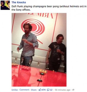 Auch Daft Punk spielen Partyspielchen.